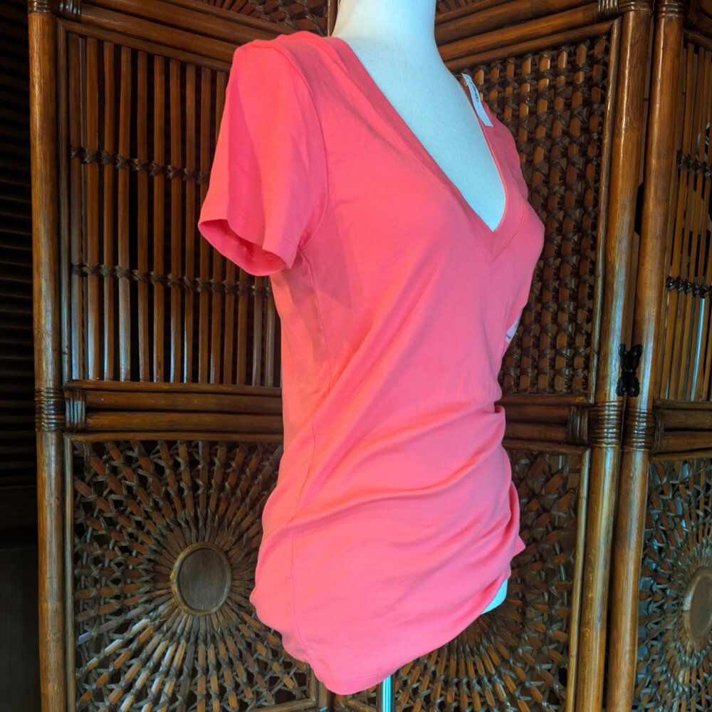 OLD NAVY V-Neck Short Sleeve T-Shirt - LG - NWT